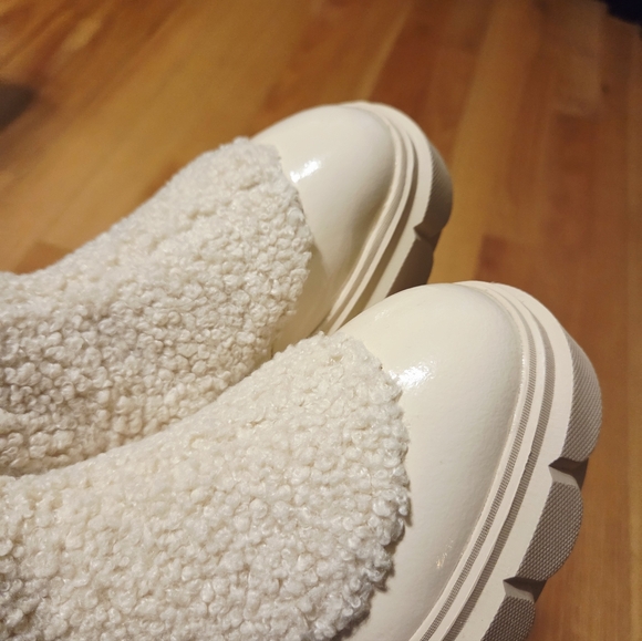 Sorel Cream Platform Ankle Boots - Picture 4 of 10